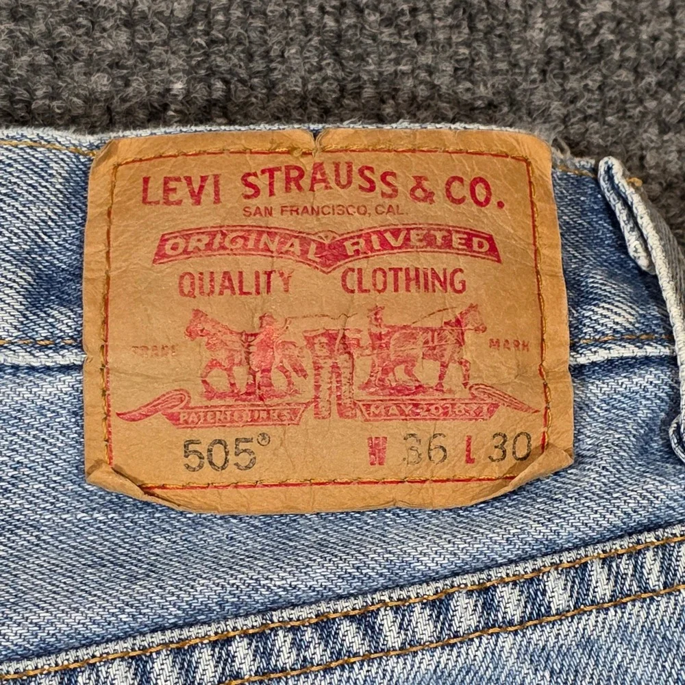 Levis 505 36x30‎ Regular Fit Straight Leg Light Wash Blue Denim Mens Jeans Y2K